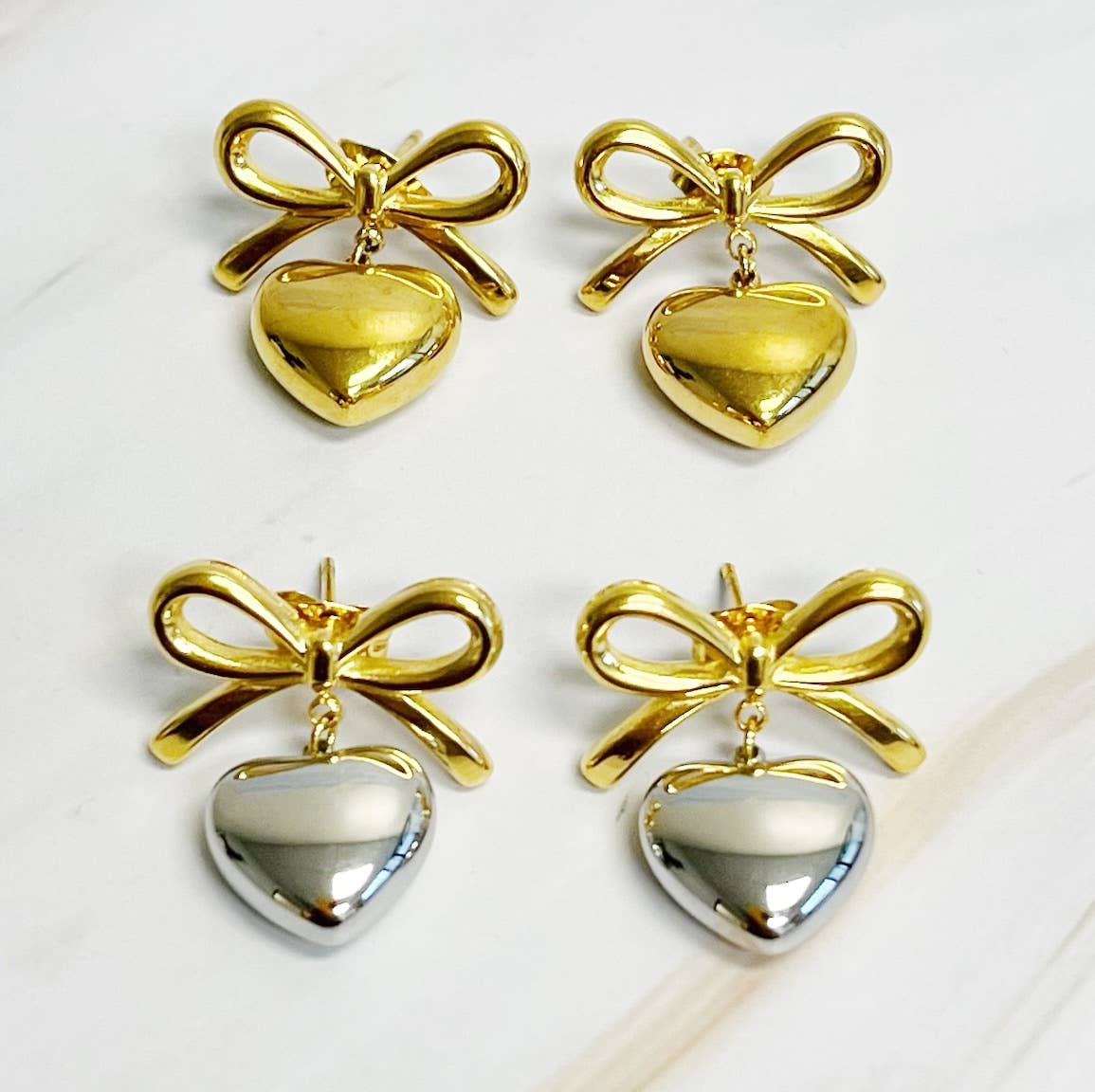 Mini Bow Mini Heart Earrings: Gold