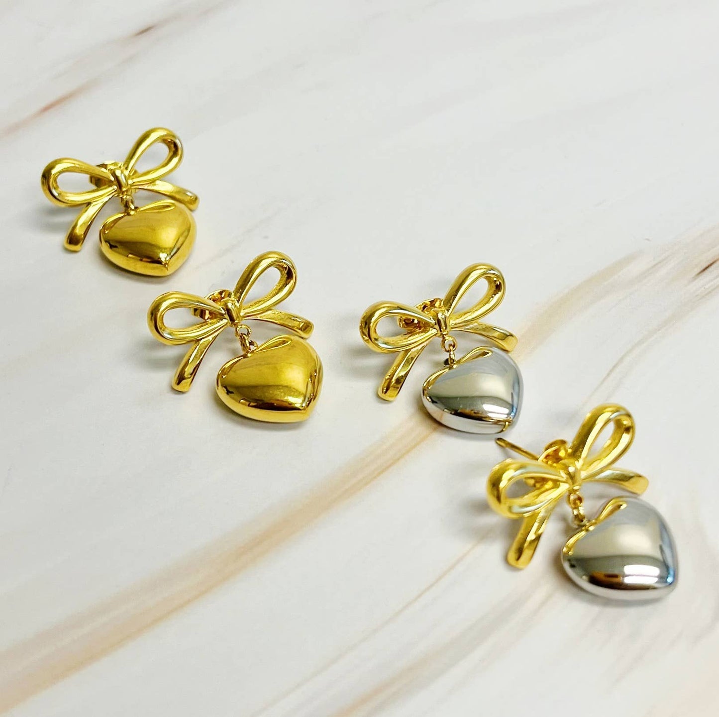 Mini Bow Mini Heart Earrings: Gold
