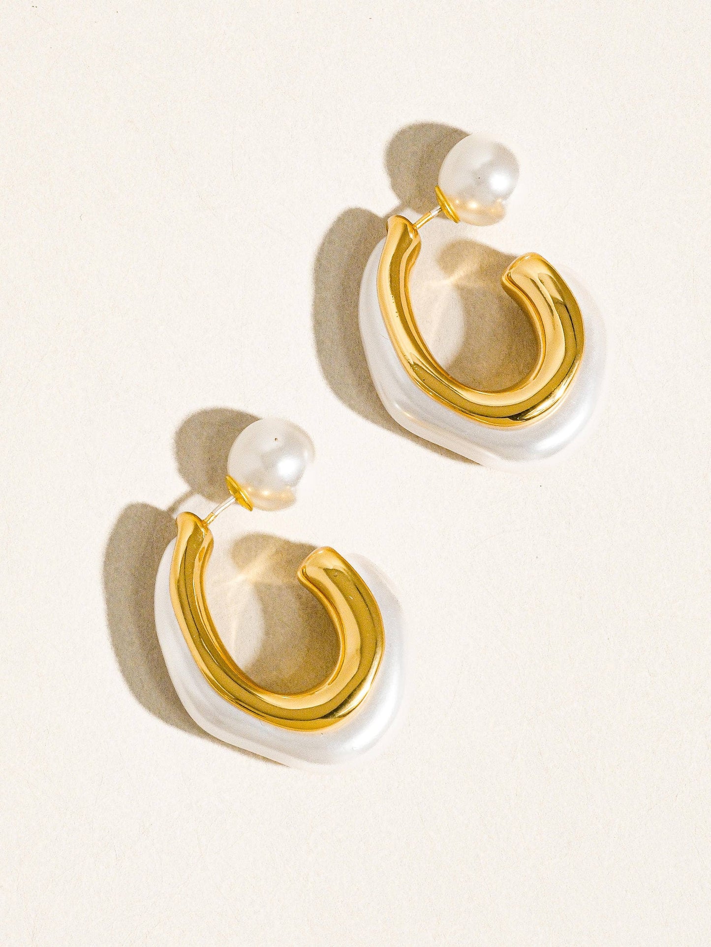 Kinsley Pearl Hoop Earring