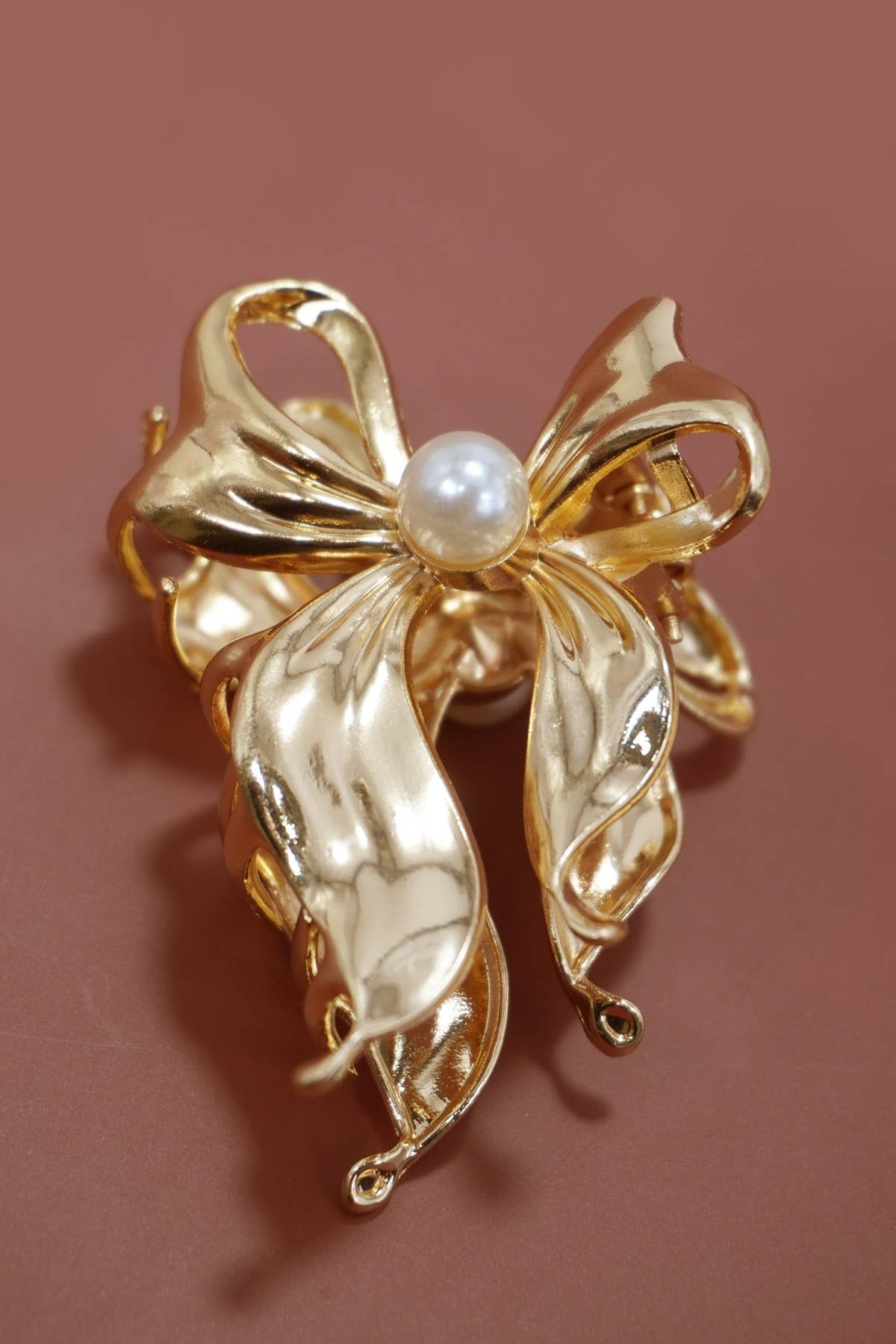 Mini Pearl Gold Bow Claw