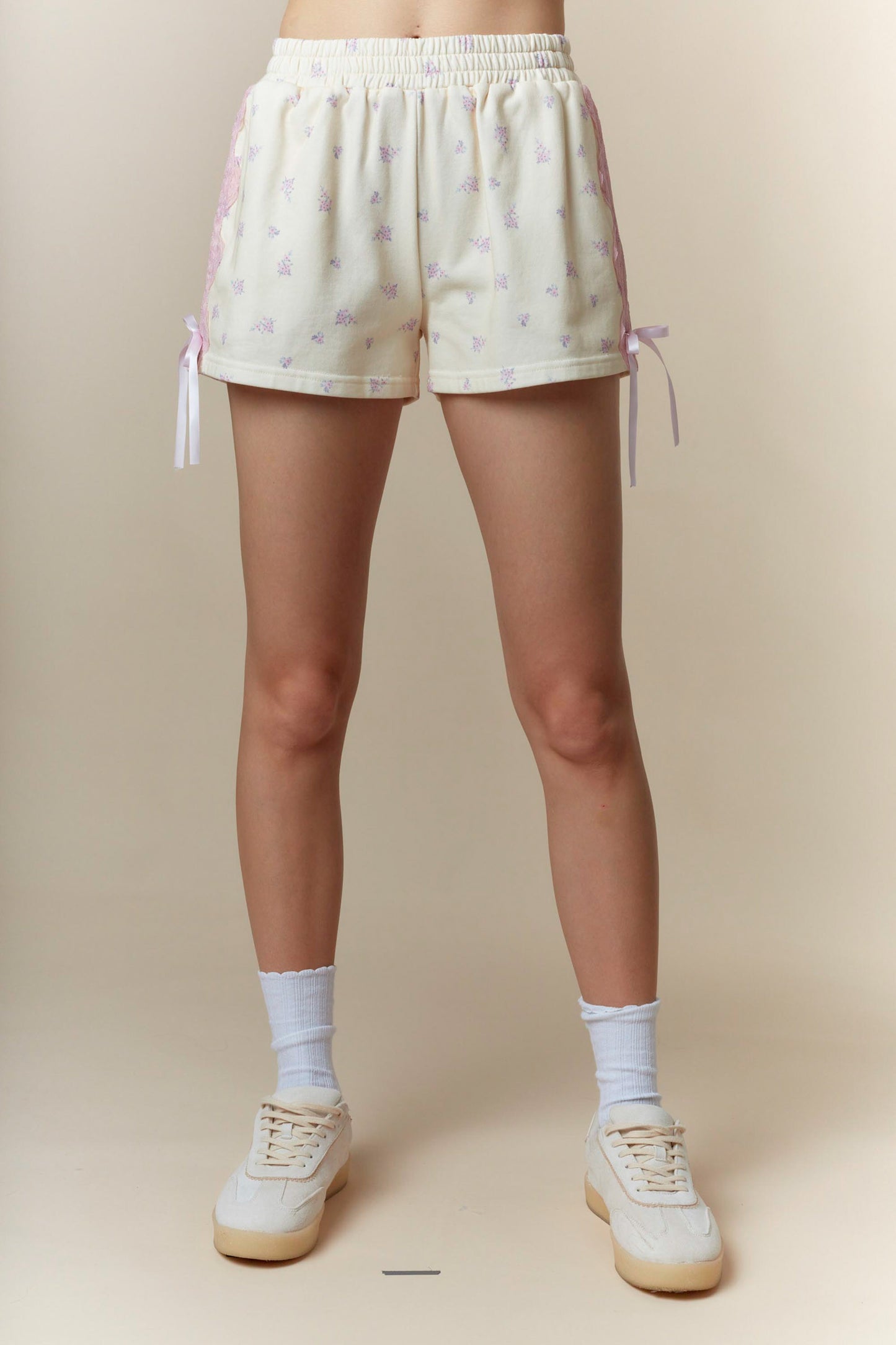 Lacey Floral Set