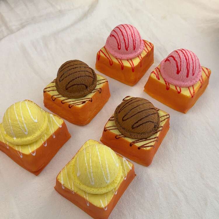 Sweet Scented Slow-Rise Ice Cream Toast Squishy